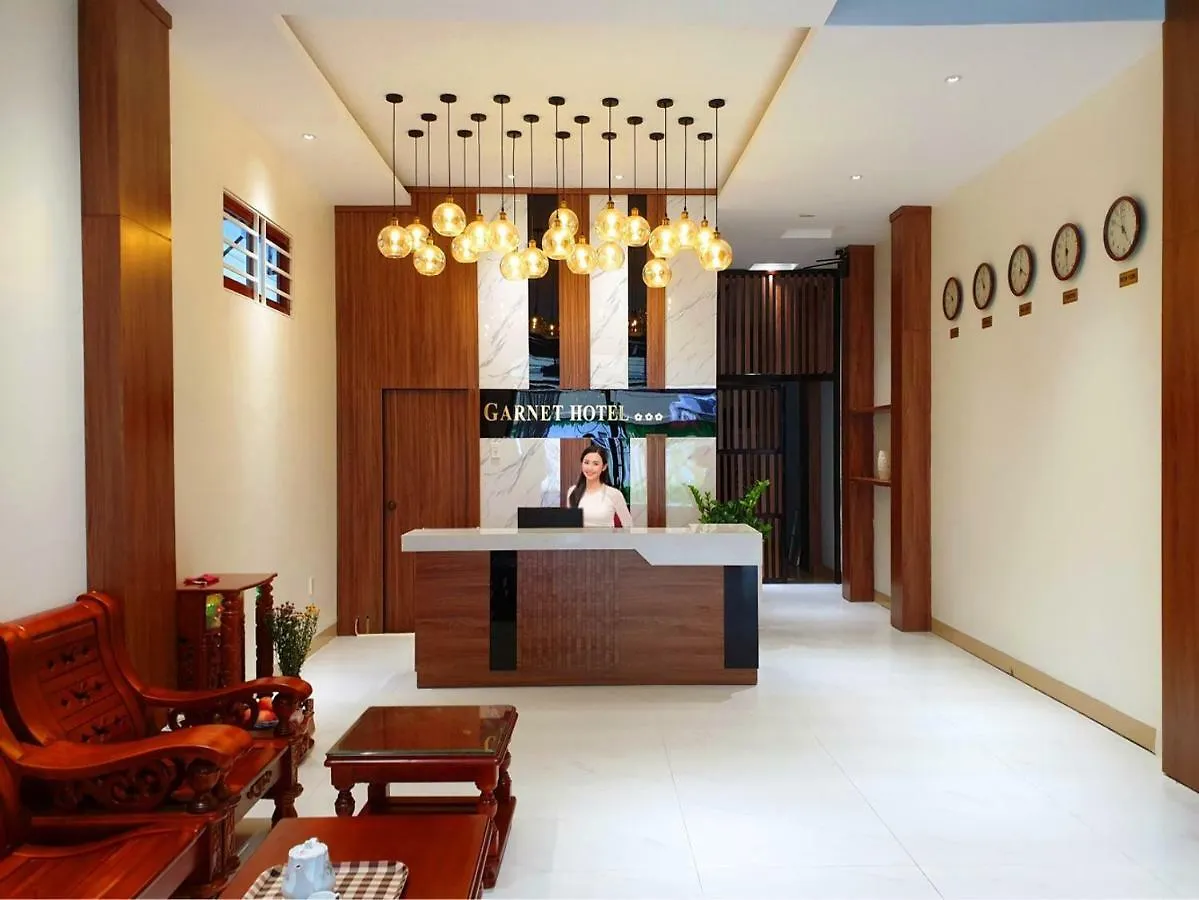 Garnet Hotel Nha Trang 2*,